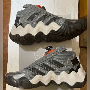 adidas Women's Exhibit B Candace Parker Mid Basketball Shoes size 7.5